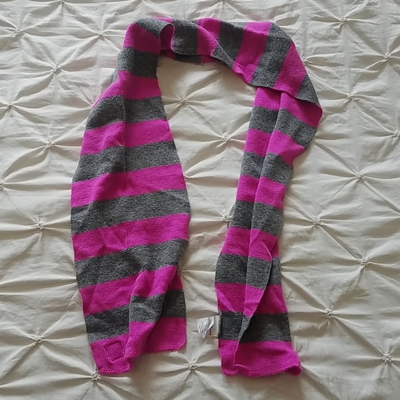 Disney Other - 🆕Disney Frozen Scarf in gray and pink